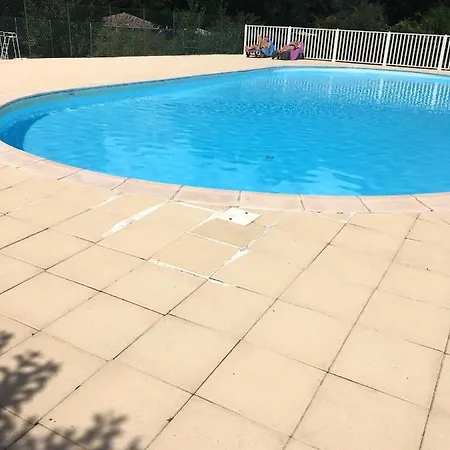 펜션 Maison D'une Avec Piscine Partagee Et Jardin Clos A Les Bains 디뉴레뱅