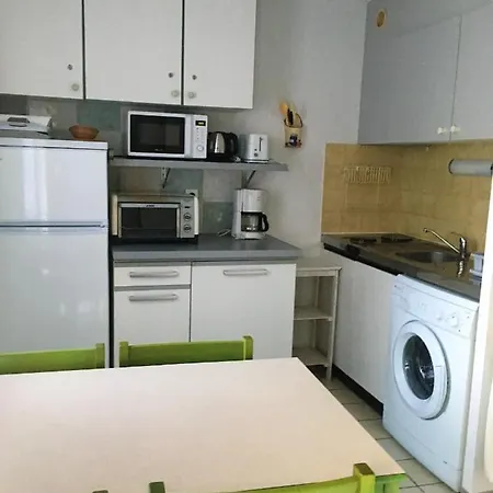 Maison D'une Avec Piscine Partagee Et Jardin Clos A Les Bains 디뉴레뱅
