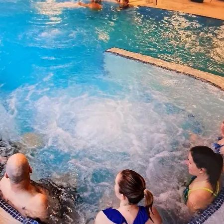 Maison D'une Avec Piscine Partagee Et Jardin Clos A Les Bains * 디뉴레뱅
