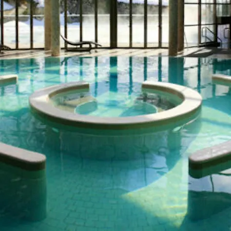 Maison D'une Avec Piscine Partagee Et Jardin Clos A Les Bains 펜션 *